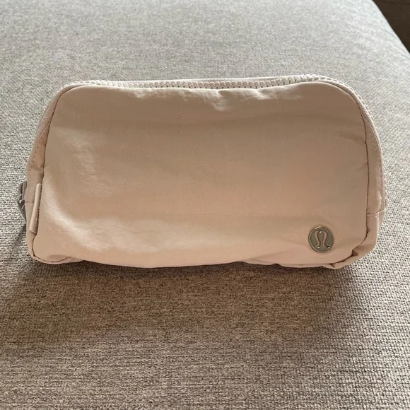 Lululemon Everywhere Belt Bag- White Opal - Picture 6 of 6